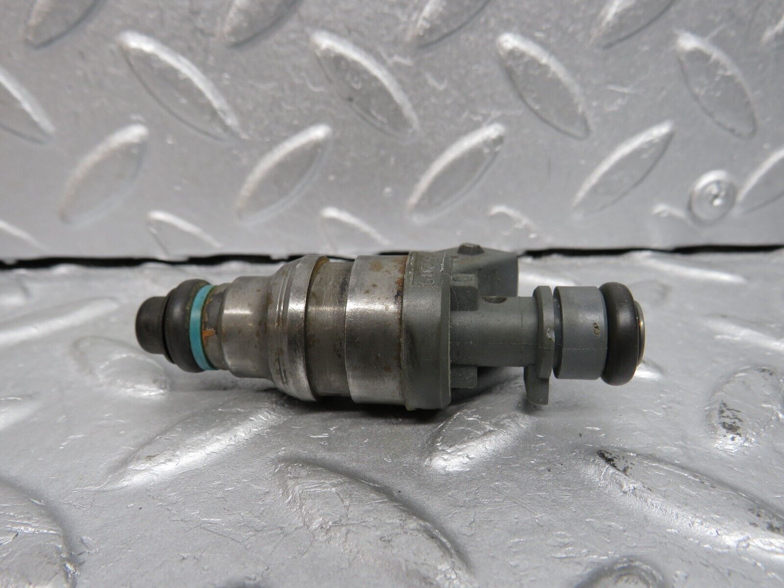 38656 Mercedes-Benz R129 280SL Coupe Fuel Injector Bosch 0000787323 0280155209