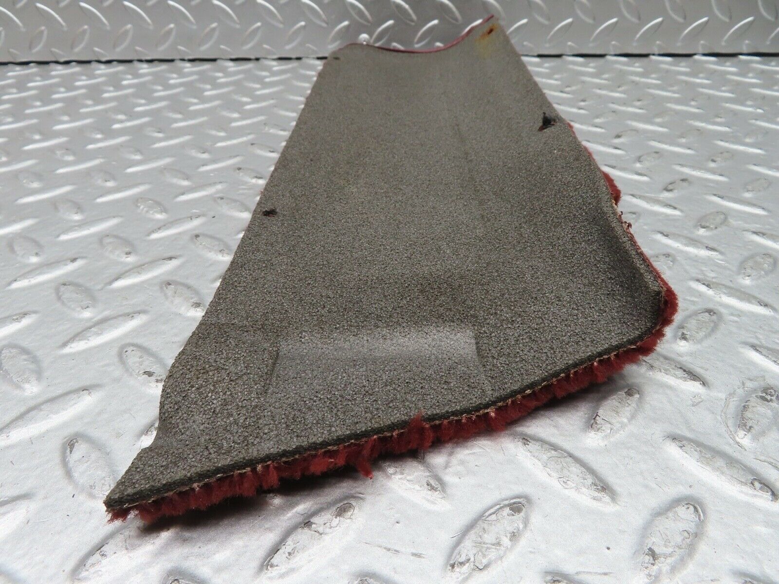 21600 Mercedes-Benz W126 300SE Front Right Door Sill Carpet Burgundy Red