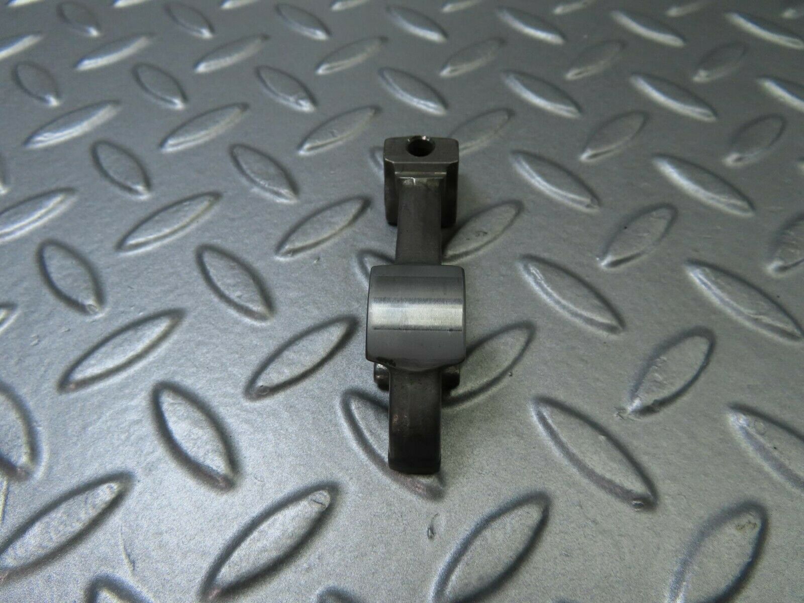 9131 Mercedes-Benz W108 Valve Rocker Arm With Retaining Spring