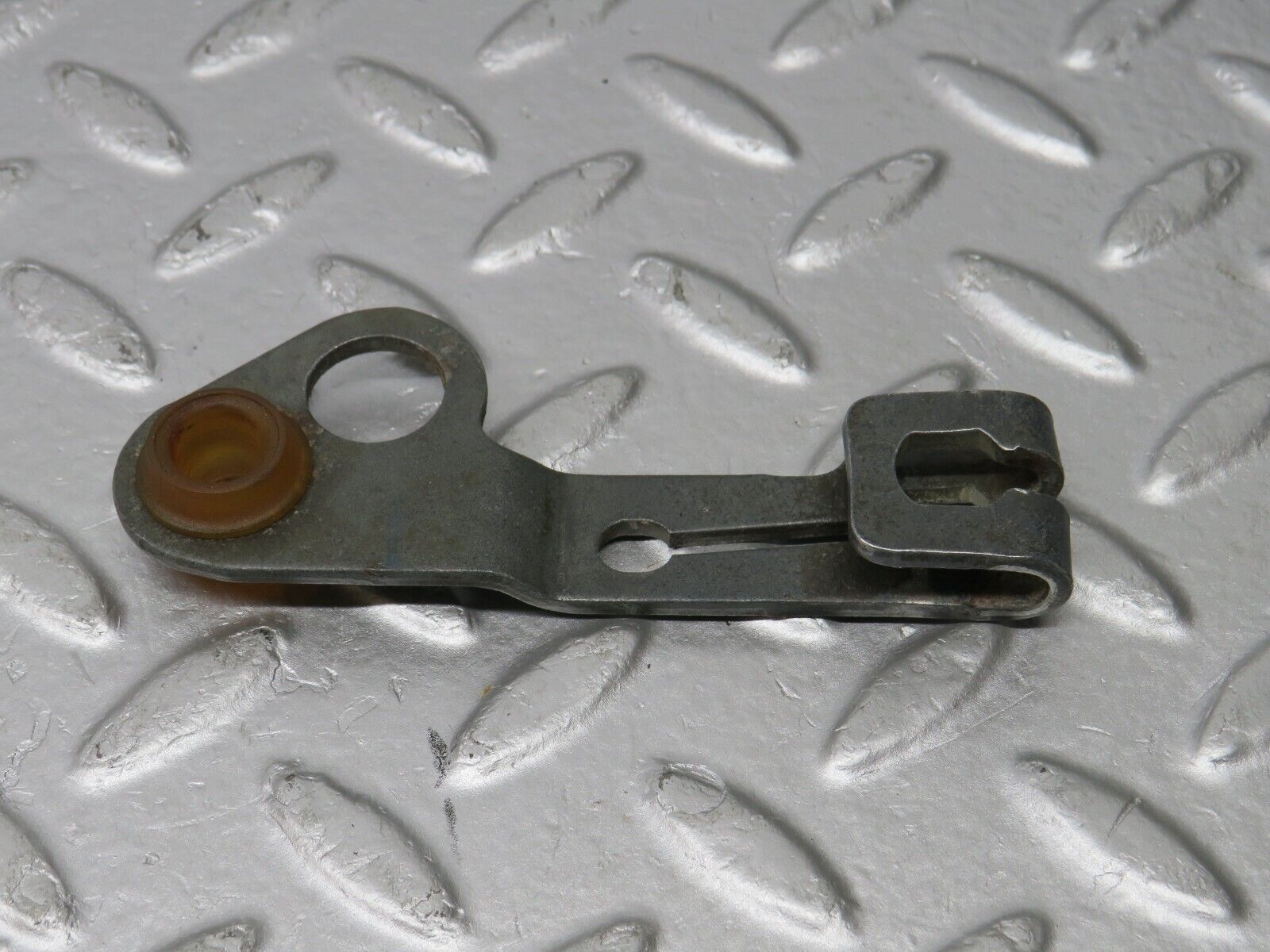 39707 Mercedes-Benz R129 320SL Coupe Automatic Gearbox Linkage Bracket