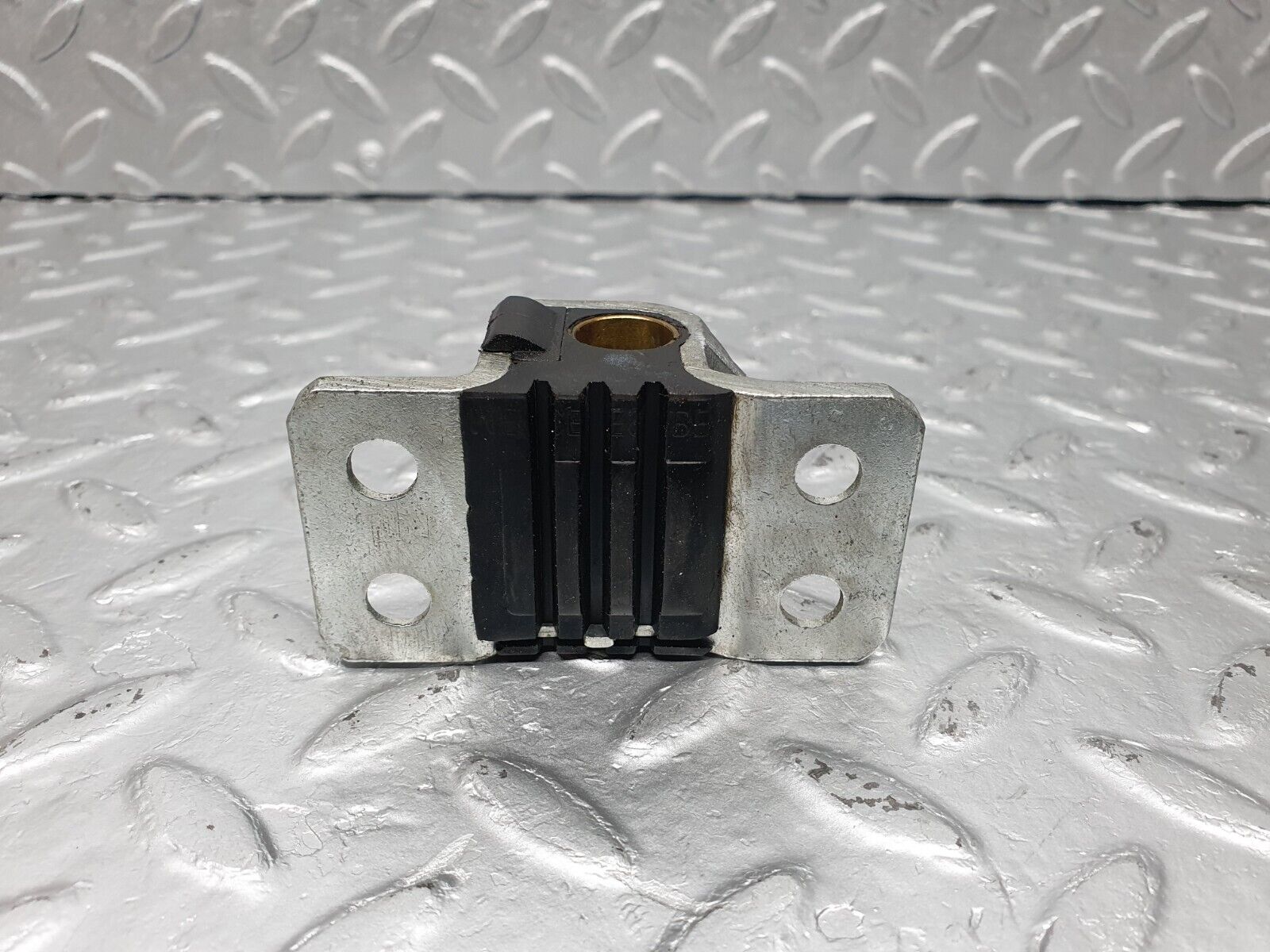 40914 Mercedes-Benz W126 300SE Door Lock Latch Left Side