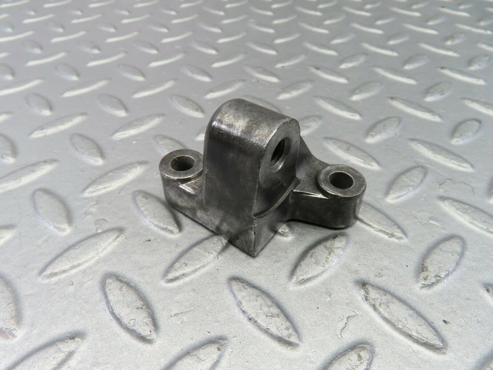 9208 Mercedes-Benz W124 Engine Bracket 1021550735