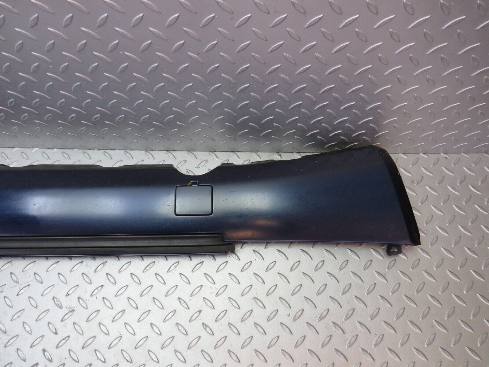 25702 Mercedes-Benz W124 280E Side Skirt Left Side 1246902340