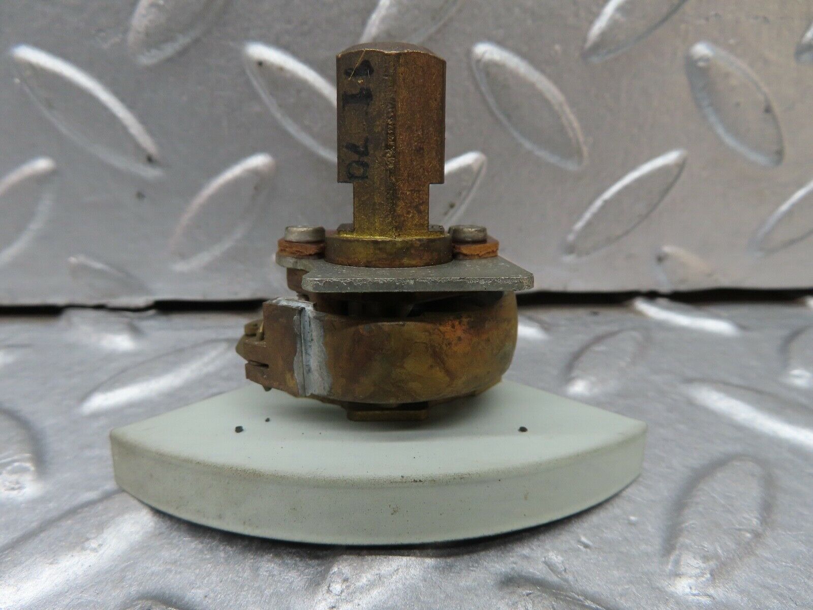 18351 Mercedes-Benz W108 280SE 3.5 Oil Pressure Gauge