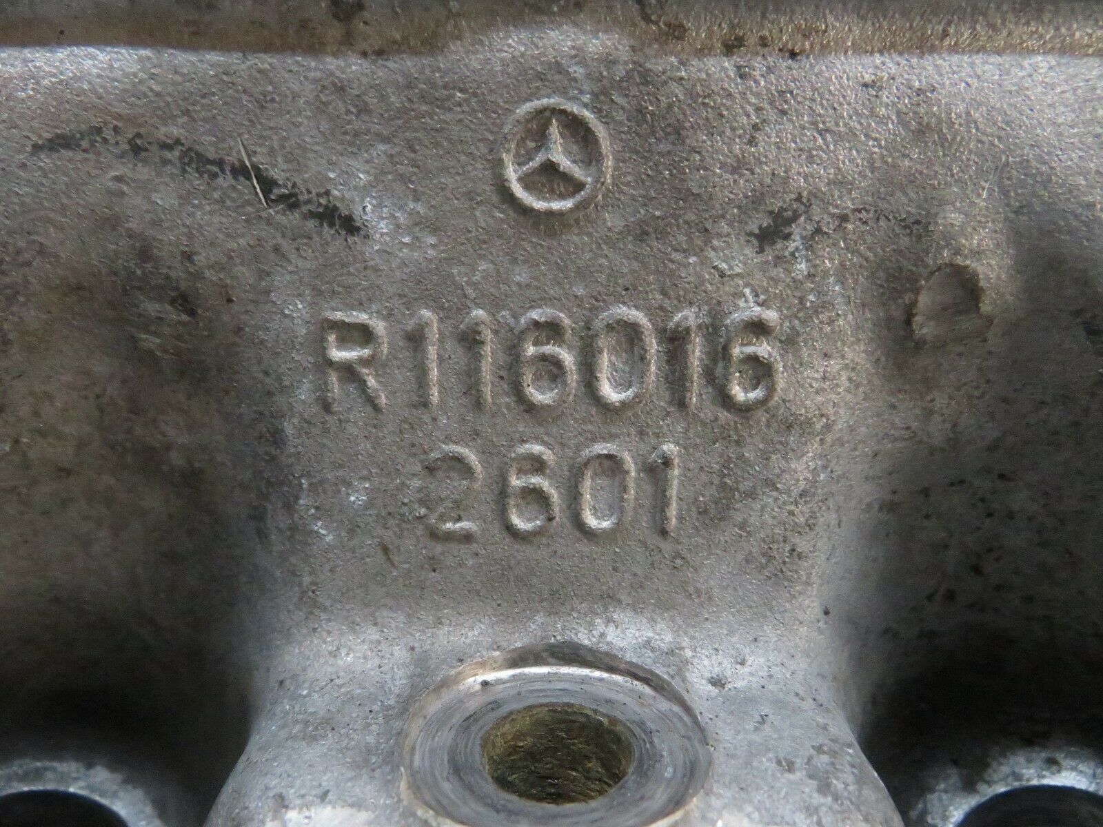 23872 Mercedes-Benz C107 450SLC Coupe Cylinder Head Left 1160162601