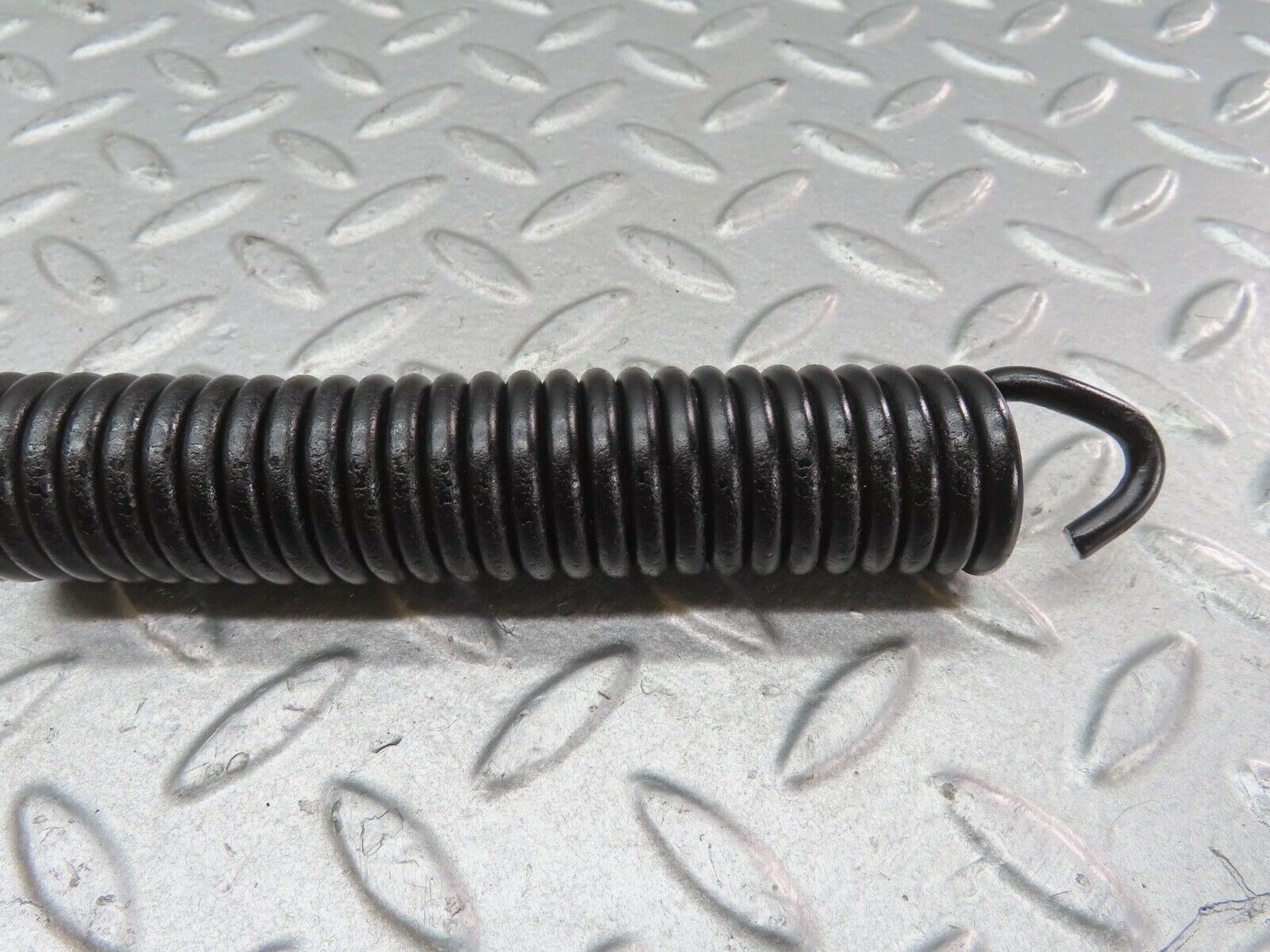 13885 Mercedes-Benz C107 280SLC Bonnet Hinge Spring