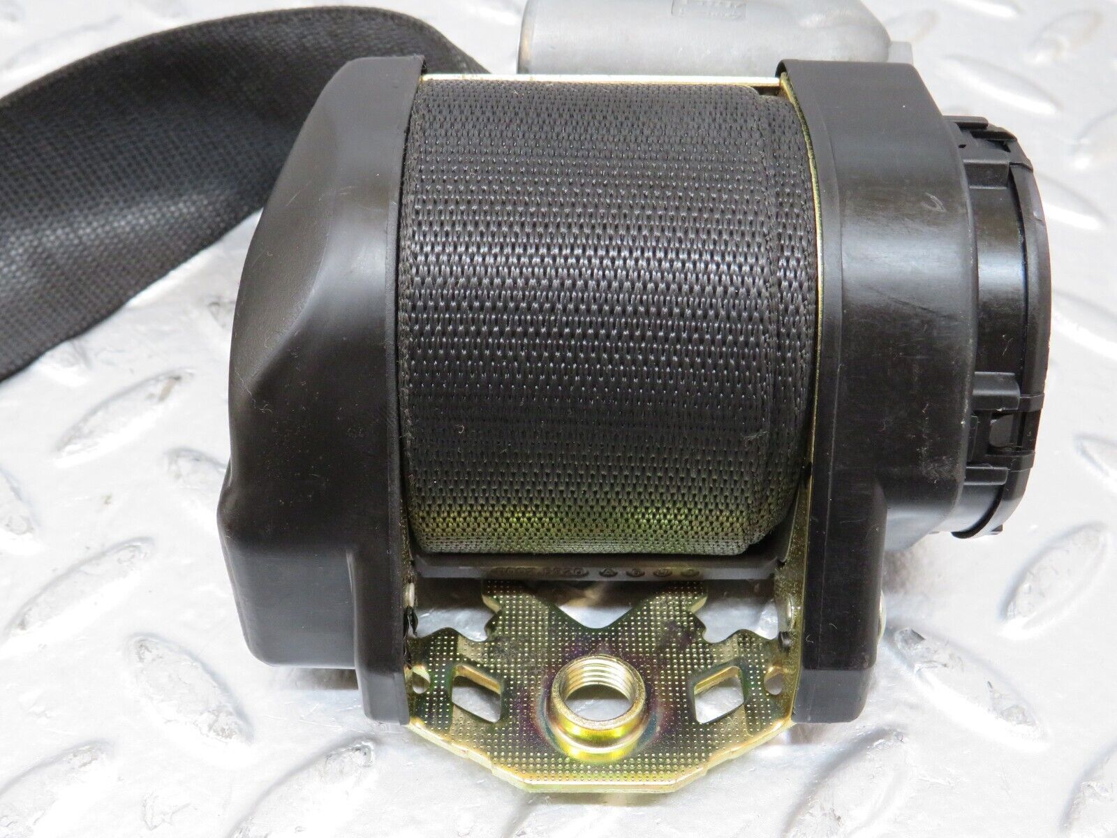 25985 Mercedes-Benz W124 280E Seat Belt Front Right 1248600586