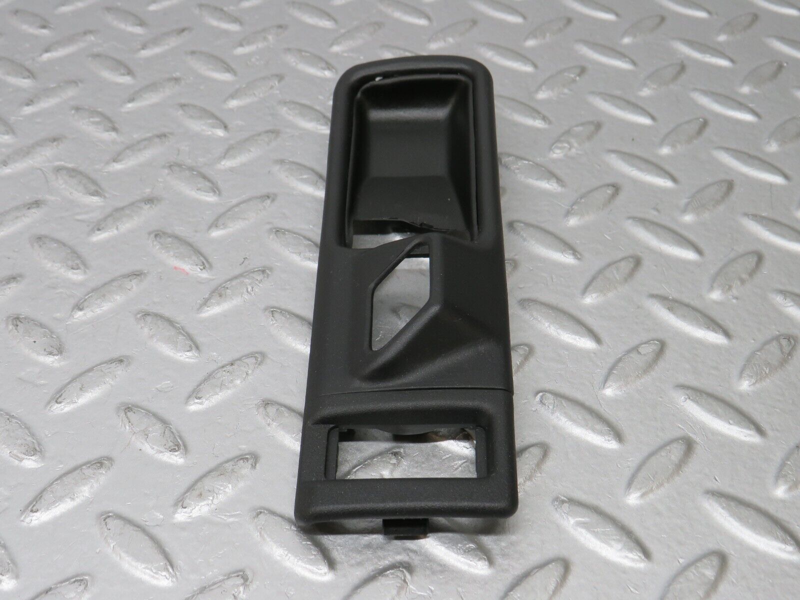 36103 Mercedes-Benz W126 420SE Interior Door Handle Frame Rear Right 1267660211 1267660491