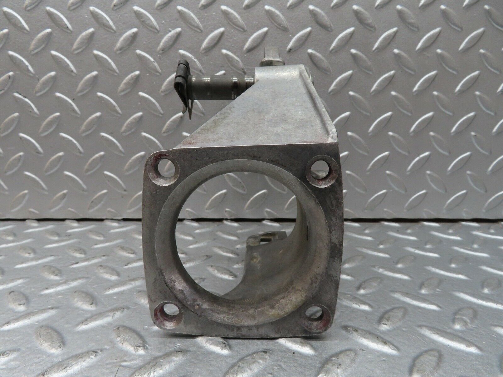 19100 Mercedes-Benz W123 300D Brake Pedal Bracket 1232940501