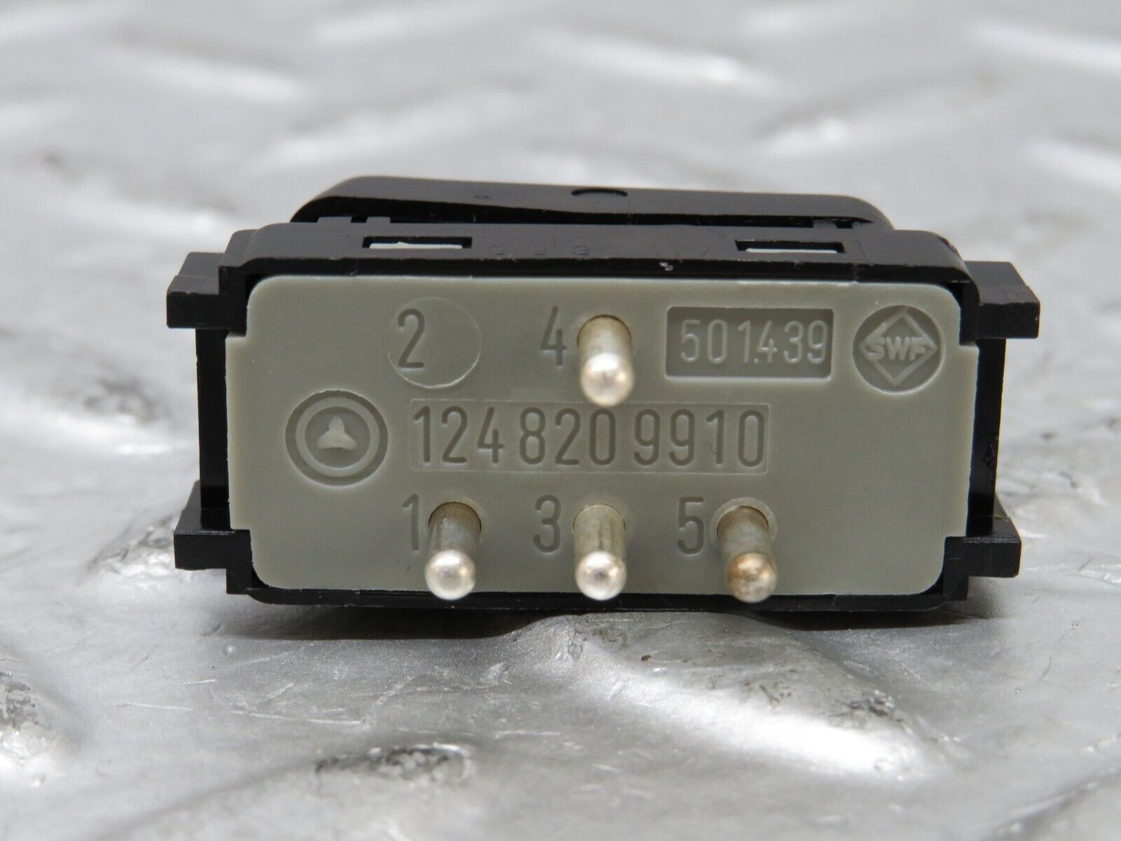 26528 Mercedes-Benz C124 220CE Rear Headrest Release Control Switch 1248209910