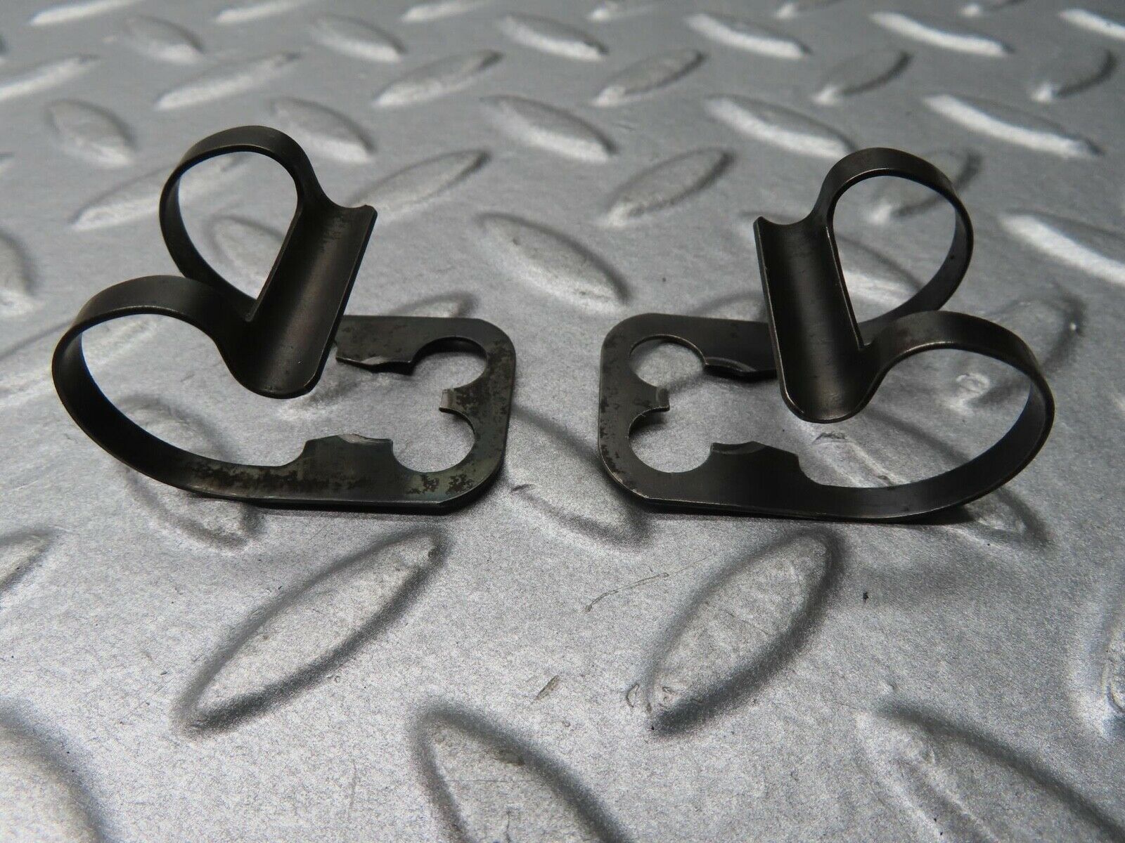 16563 Mercedes-Benz C107 350SLC Coupe Valve Rocker Arm With Retaining Spring