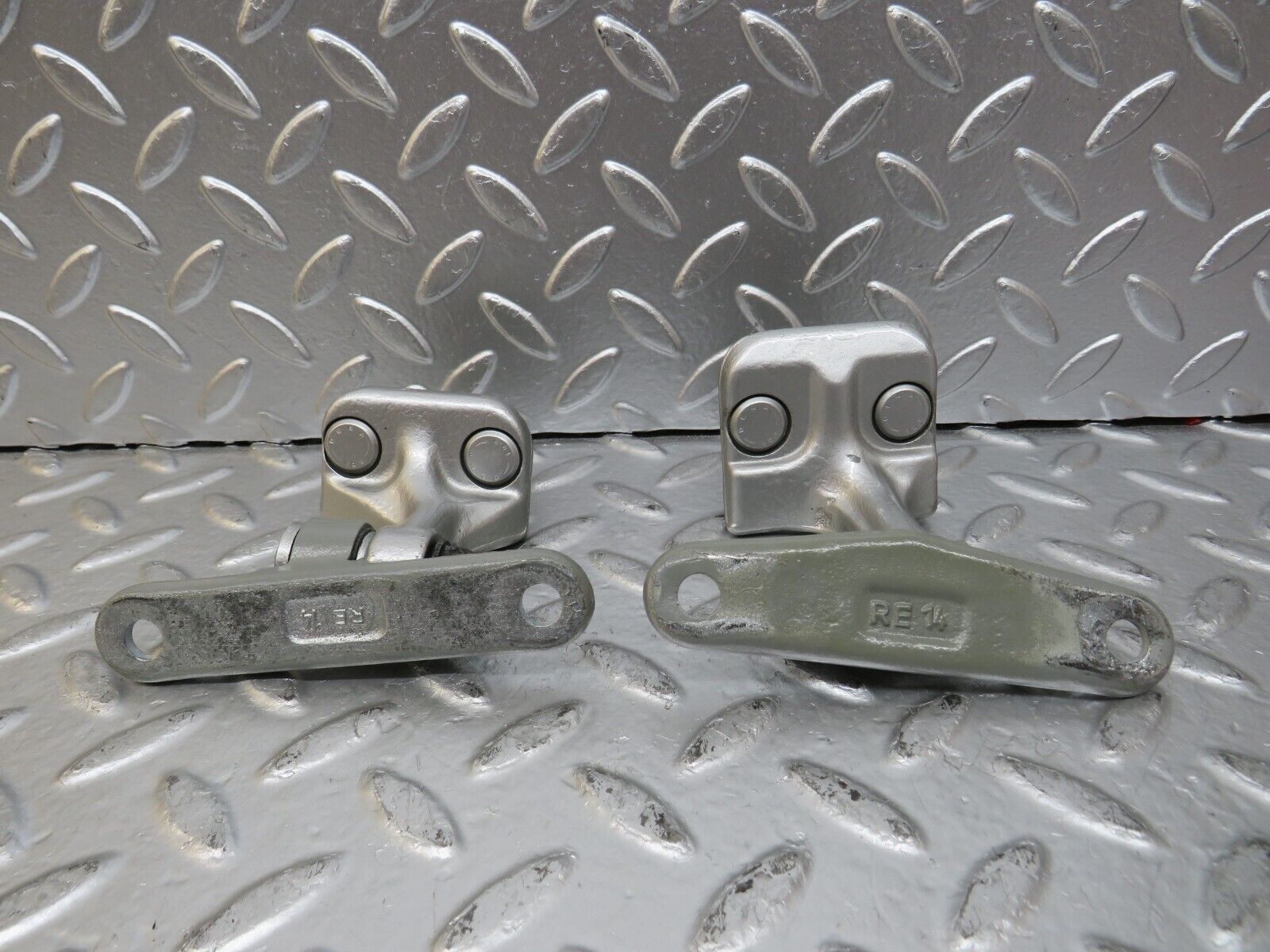 24761 Mercedes-Benz W140 S320 Door Hinges Pair