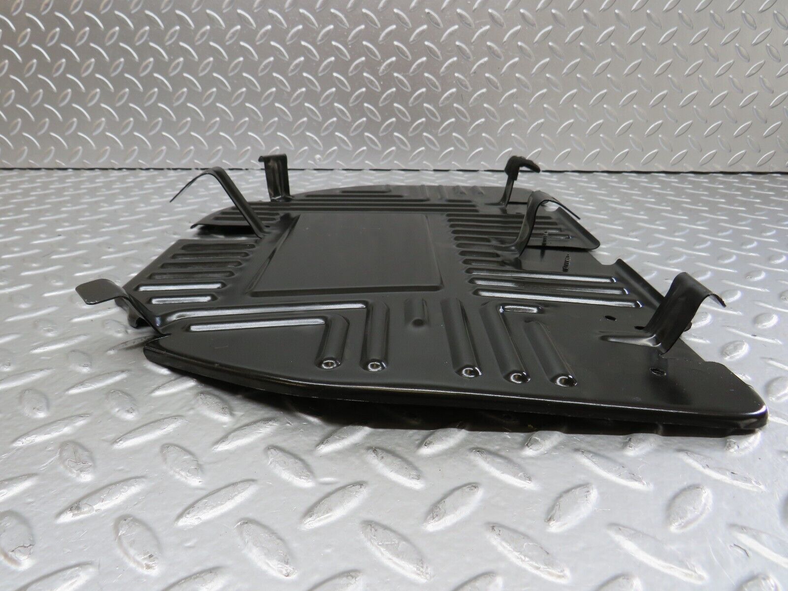 25745 Mercedes-Benz W124 280E Front Right Floor Relay Cover 2028171320