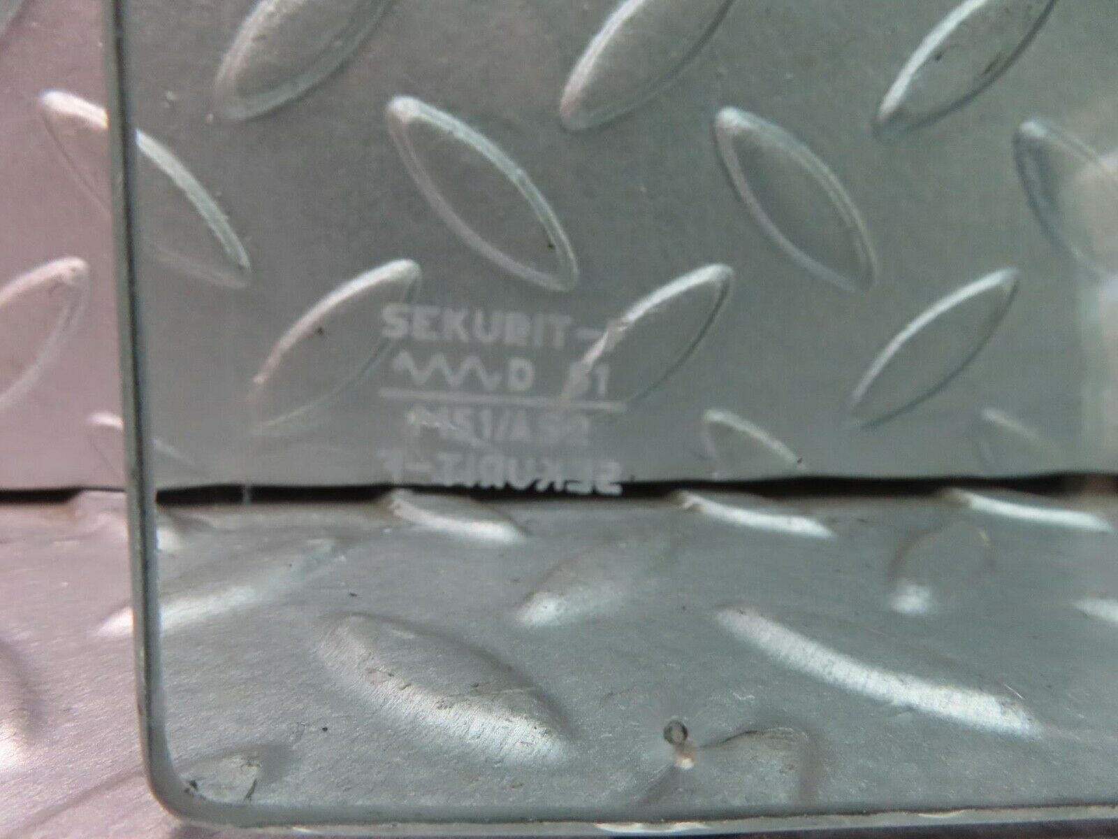 13079 Mercedes-Benz W111 220S Rear Quarter Window Glass