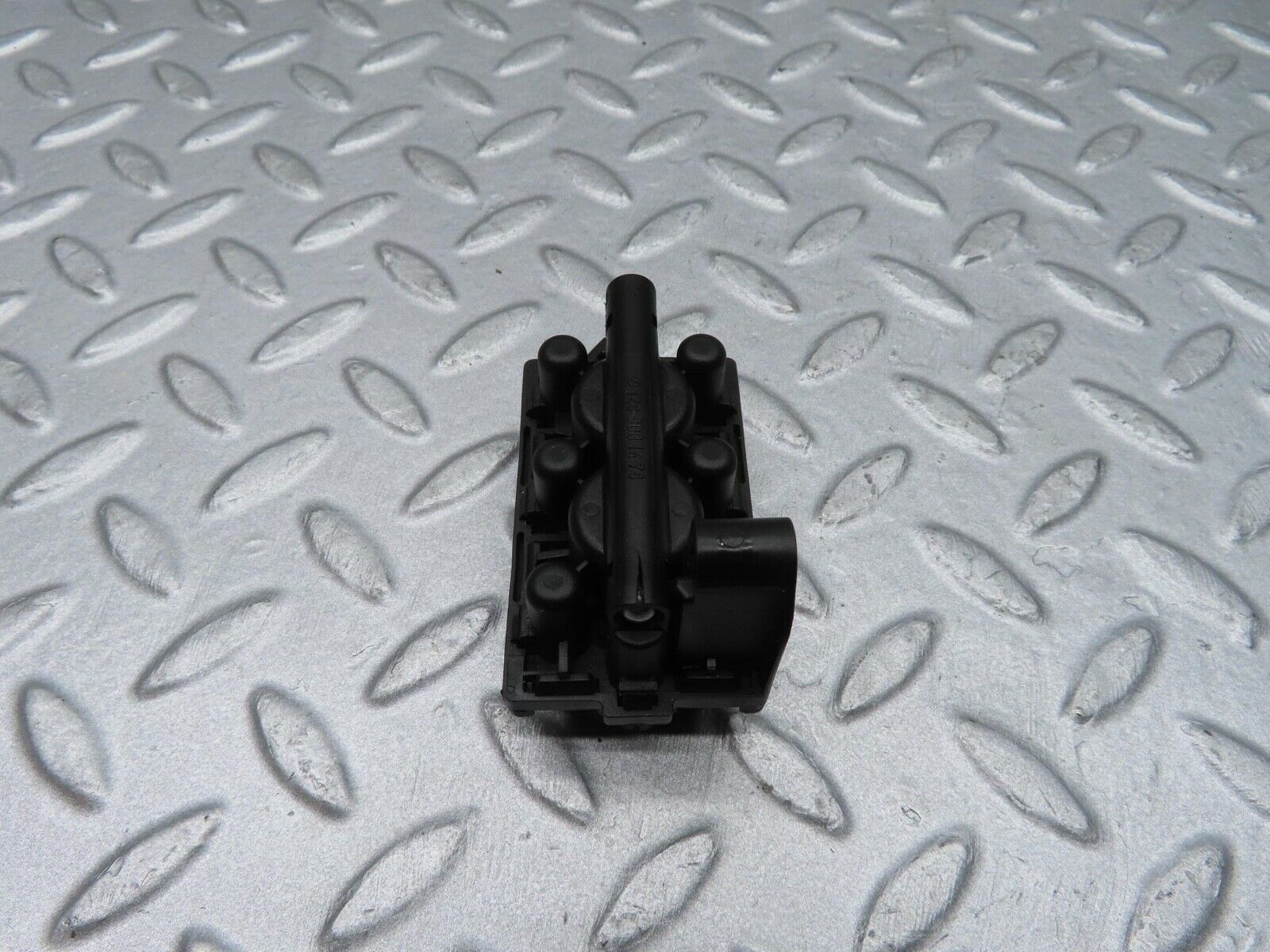 12019 Mercedes-Benz R129 300SL Coupe Vacuum Pump Distribution Unit 1298001478