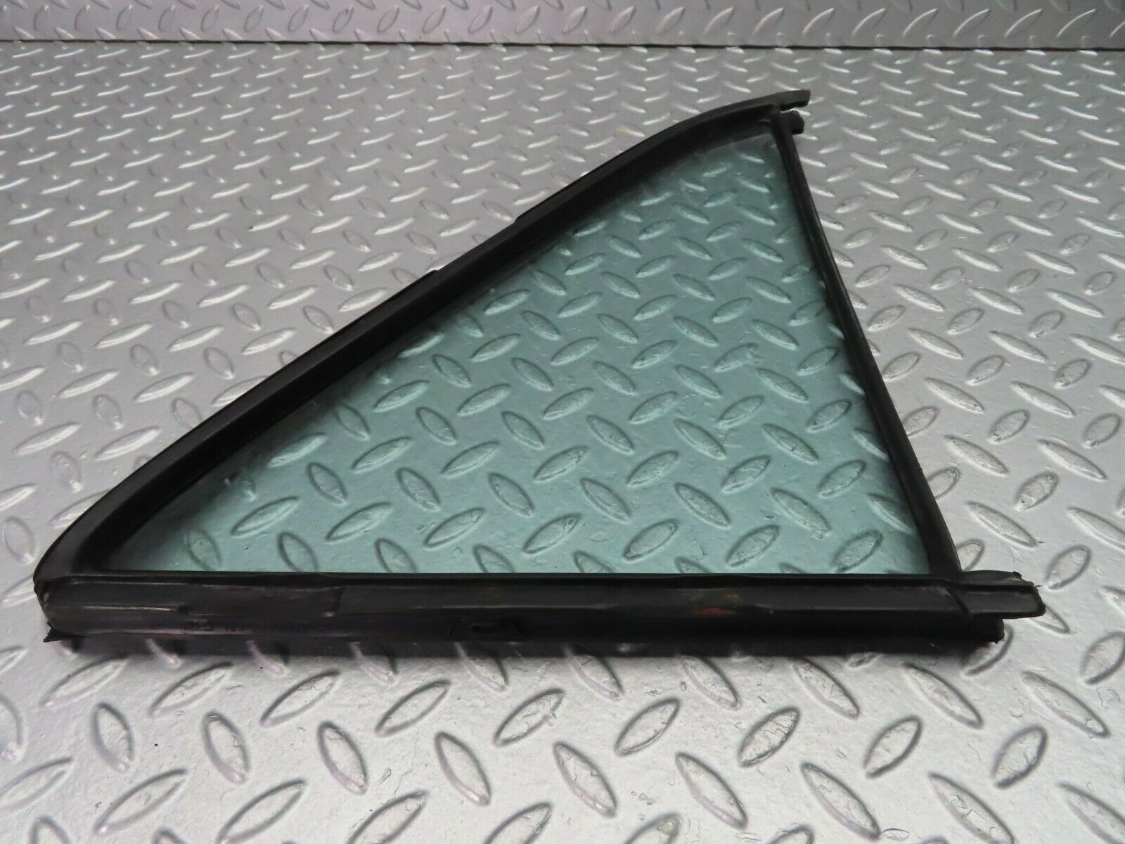 10779 Mercedes-Benz W123 230E Rear Left Quarter Window Glass 1237350124