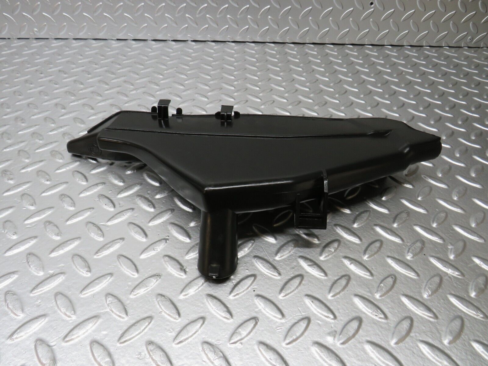 25141 Mercedes-Benz W201 190D Front Right Rain Gutter Drain Channel 2016280273