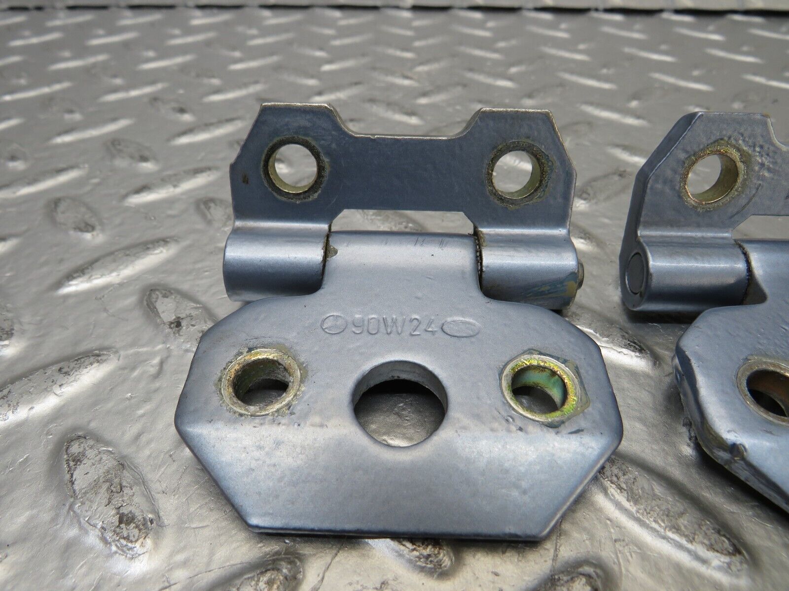 25298 Mercedes-Benz W201 190D Door Hinge Right