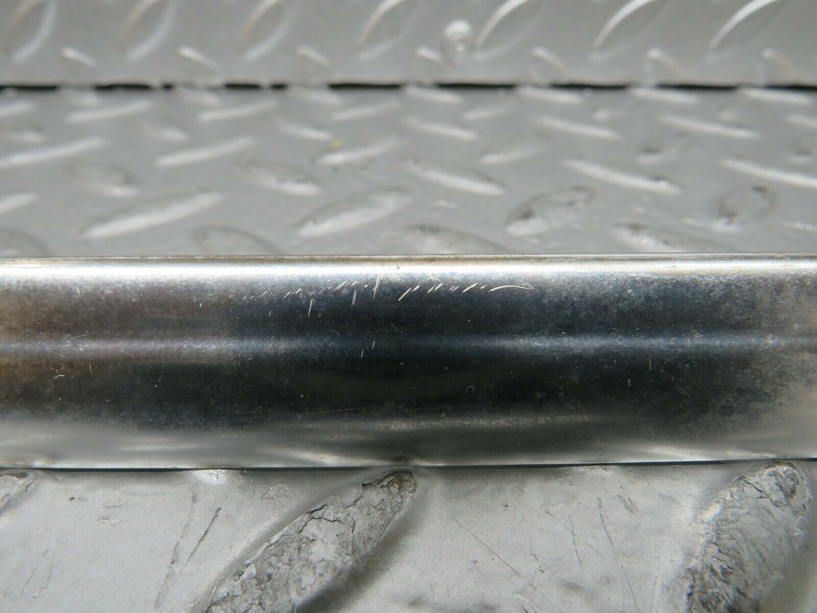 23404 Mercedes-Benz W116 350SE Front Windscreen Chrome Frame