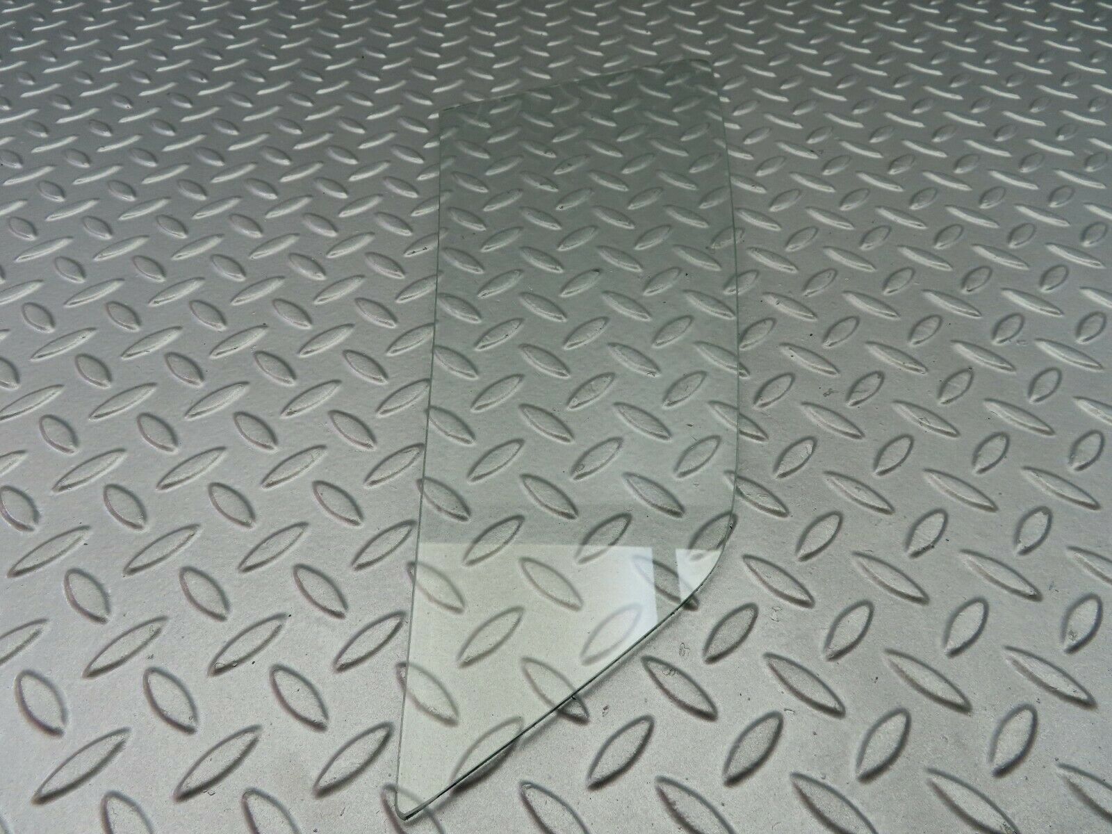 6923 Mercedes-Benz C107 350SLC Coupe Rear Right Inner Quarter Window Glass