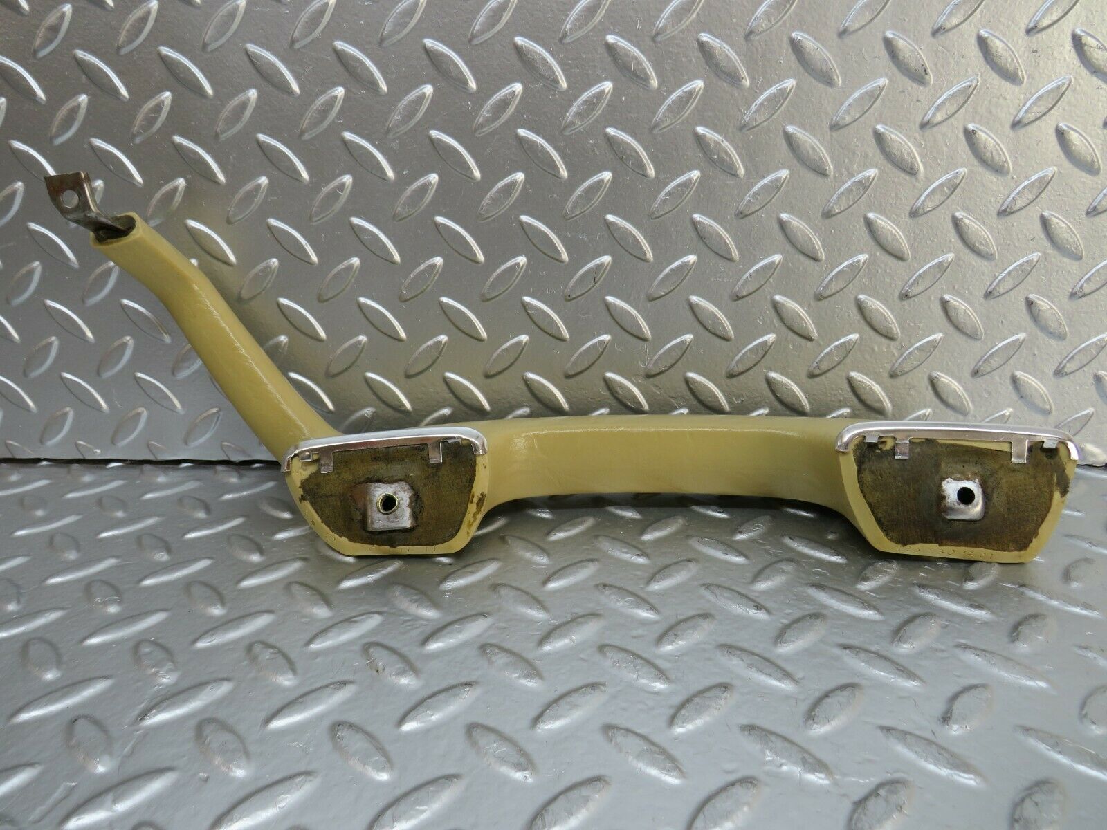 23933 Mercedes-Benz W123 280E Left Interior Door Handle Beige 1239701701