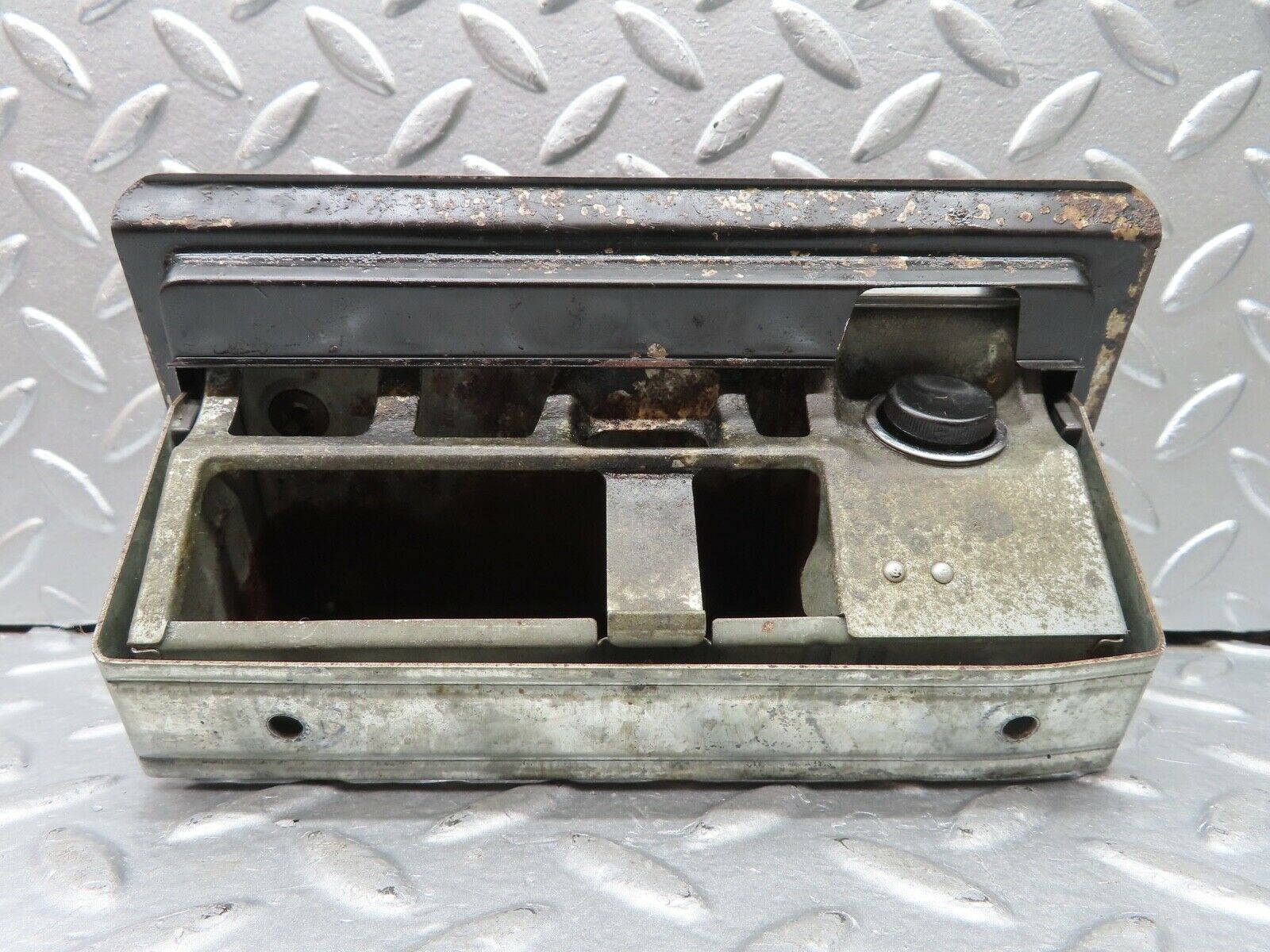 20907 Mercedes-Benz W114 250CE Coupe Centre Console Ashtray Black