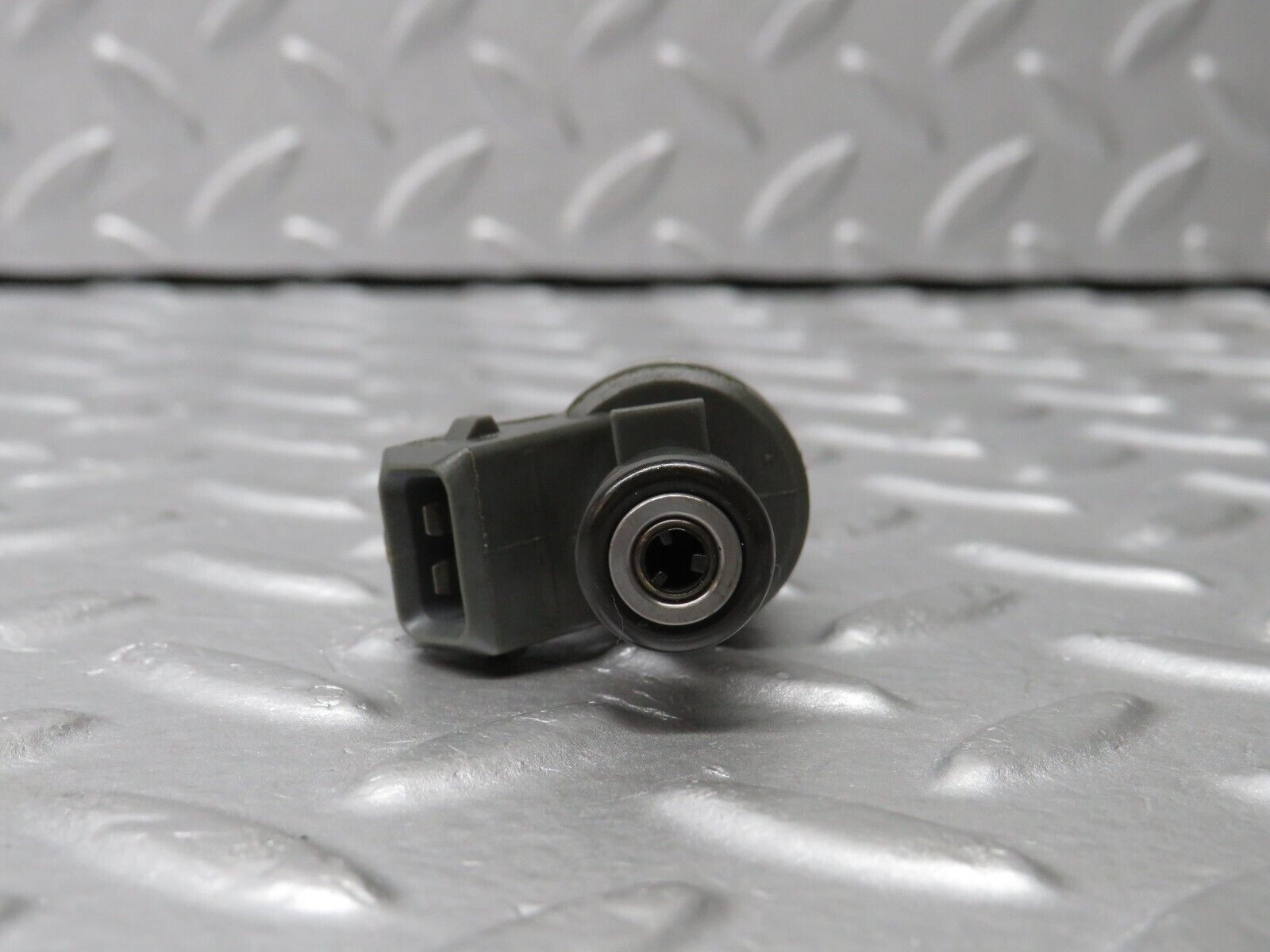 38145 Mercedes-Benz A124 320E Cabriolet Fuel Injector Bosch 0280155209 0000787323