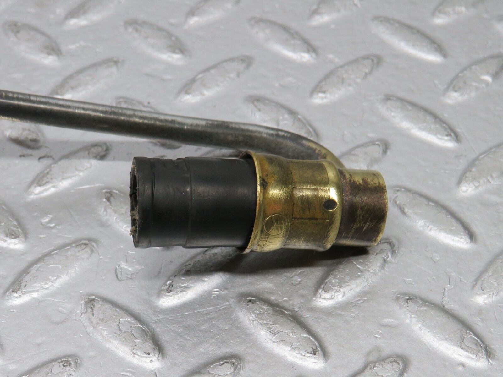 38876 Mercedes-Benz W201 190E 2.6L Fuel Pipe Line