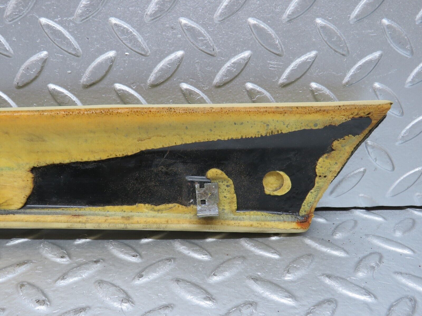 0498 Mercedes-Benz W123 230E A Pillar Cover Panel Right Beige