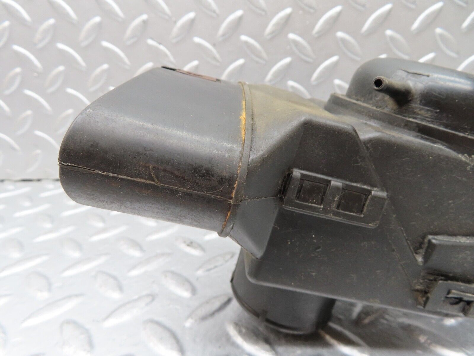 29097 Mercedes-Benz C124 320CE Coupe Air Intake Valve