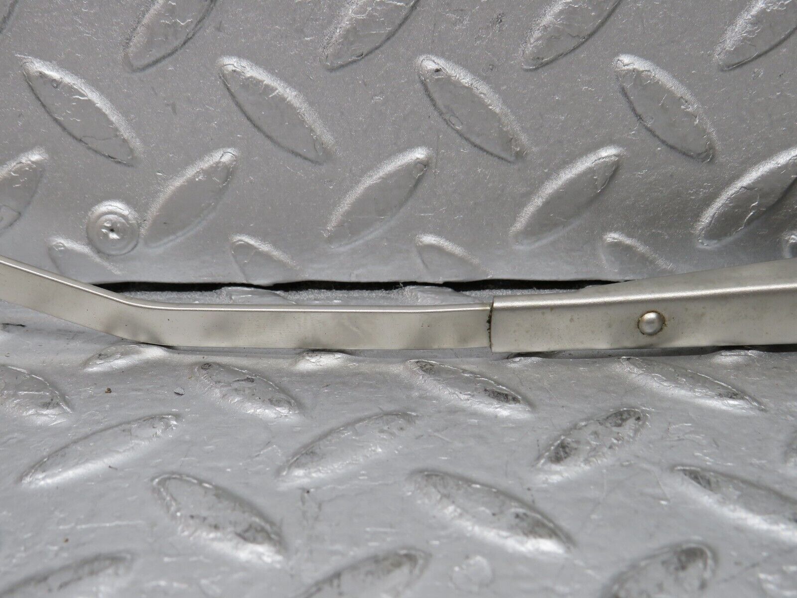 37327 Mercedes-Benz W109 300SEL Windscreen Wiper Arm Right Side