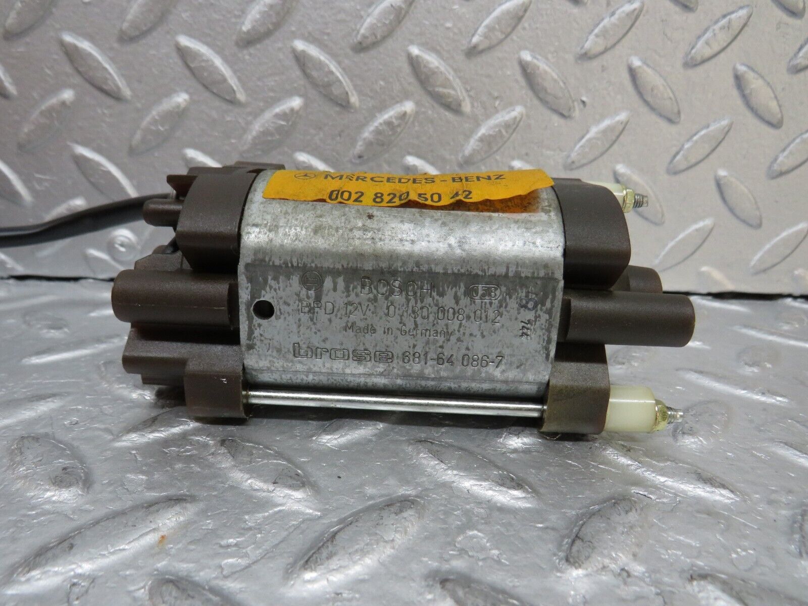 37065 Mercedes-Benz C126 420SEC Coupe Front Left Seat Adjustment Motor Brose