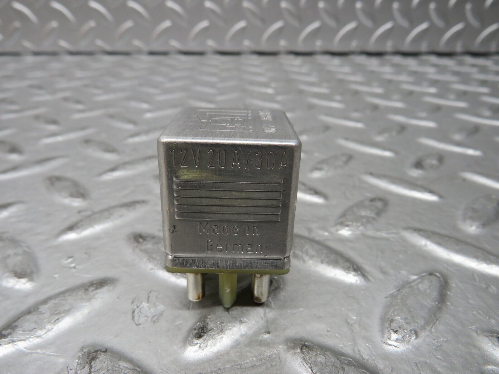 28666 Mercedes-Benz W123 230E Multi Purpose Relay 0015420219