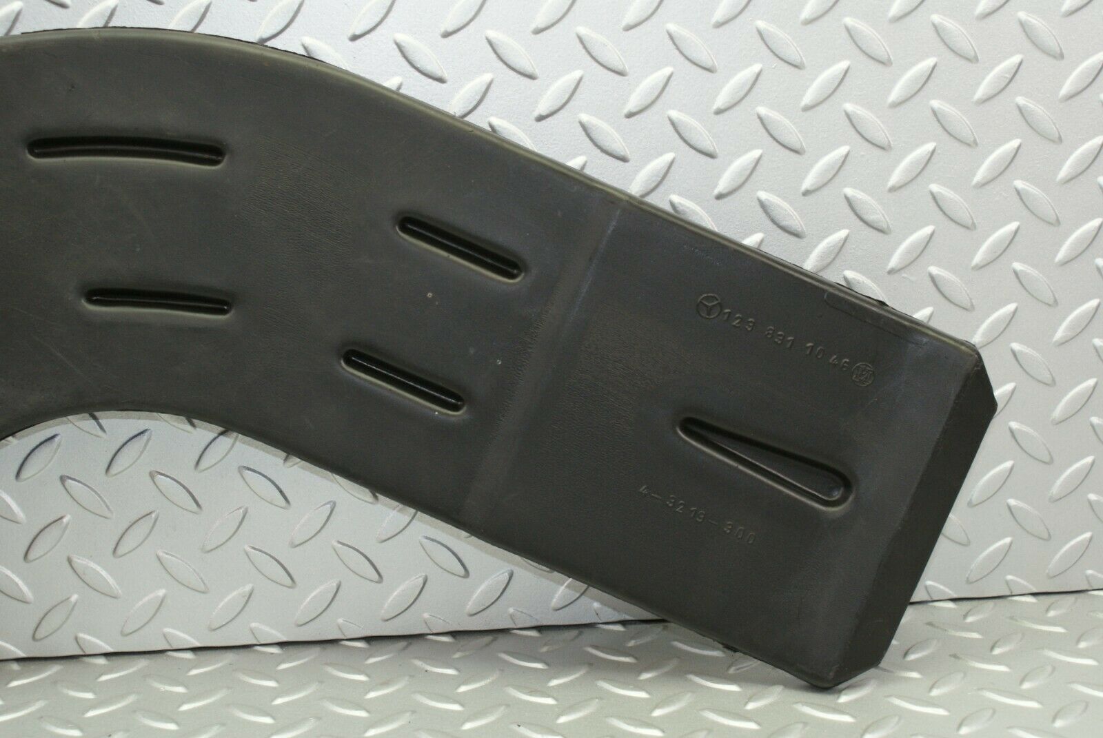 2903 Mercedes-Benz C123 280CE Coupe Heating Air Duct Right Side 1238311046