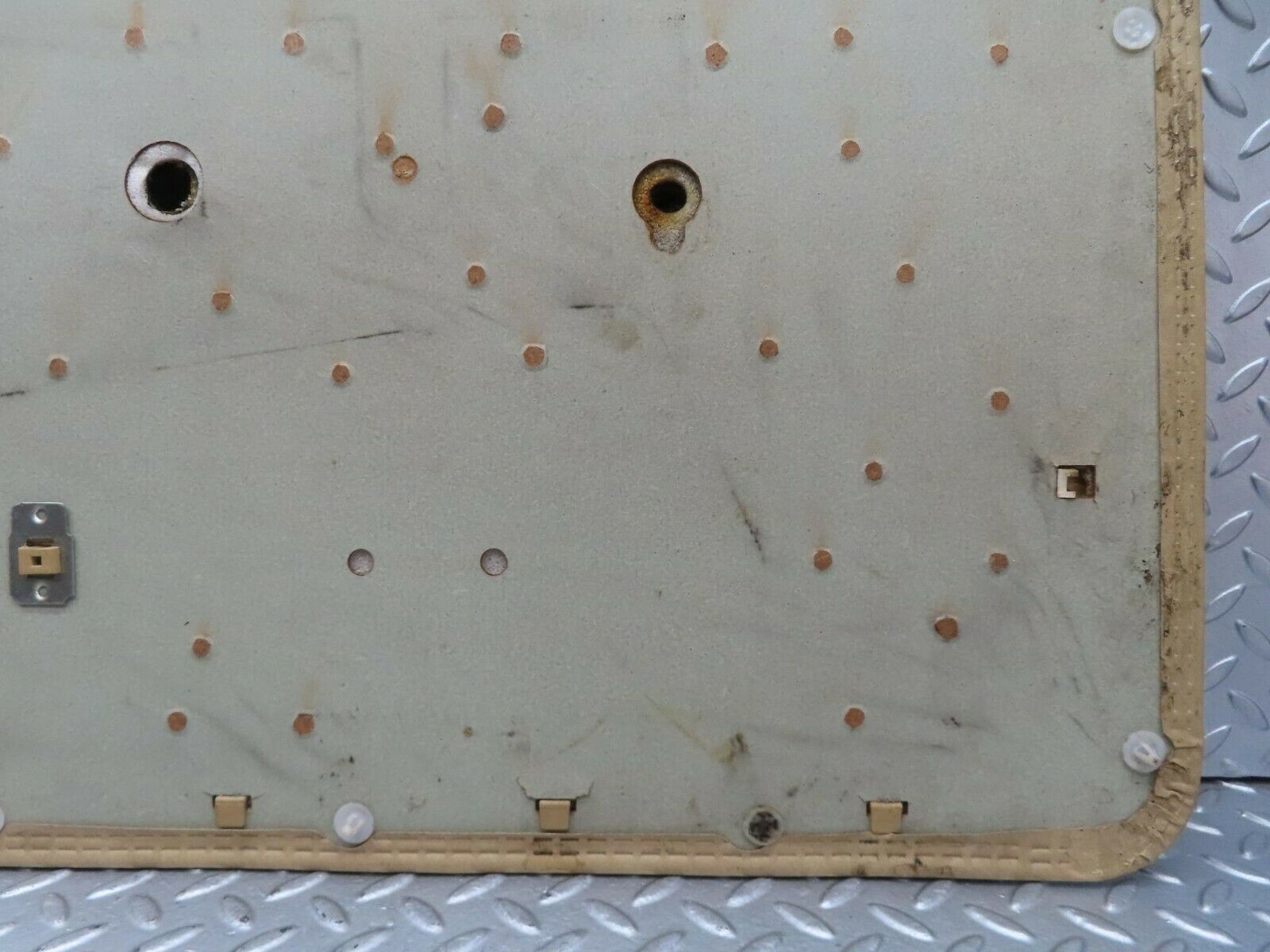 15467 Mercedes-Benz W123 230E Front Right Door Card Cream