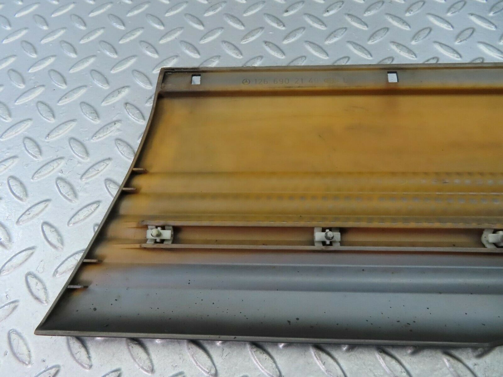 9072 Mercedes-Benz W126 Front Left Fender Wing Moulding Trim 1266902140