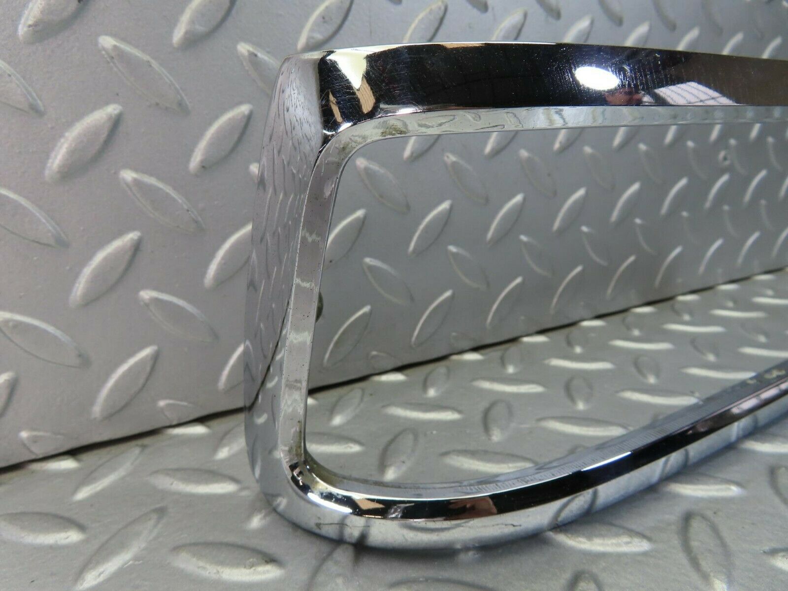 9029 Mercedes-Benz W108 Tail Light Chrome Frame Left 1088260159