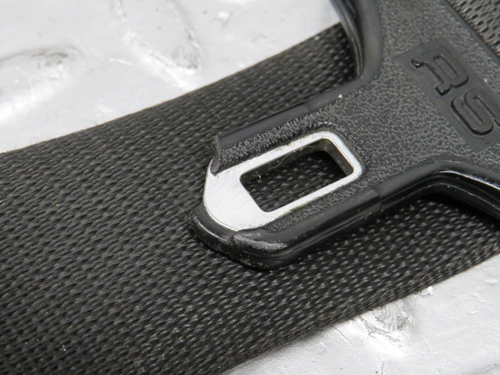 39056 Mercedes-Benz W201 190E 2.6L Front Right Seat Belt With Buckle 2018606885 1248606269