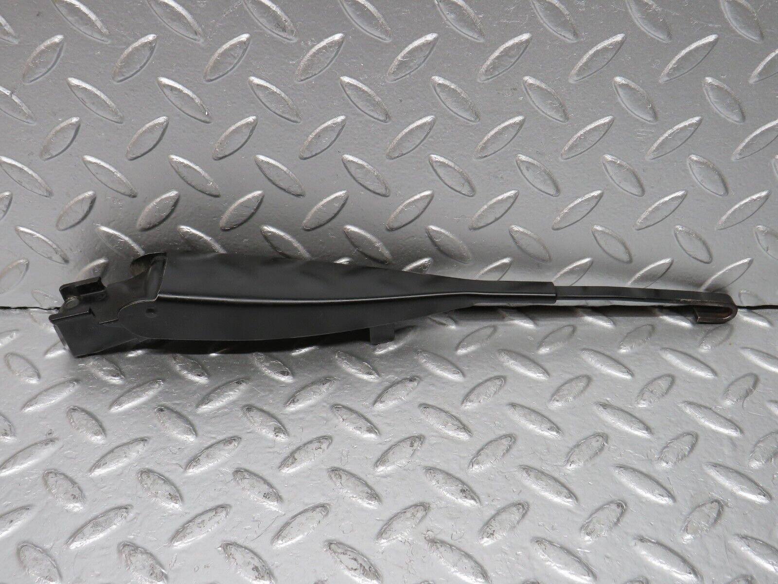 31495 Mercedes-Benz S124 220TE Wagon Wiper Arm Bosch