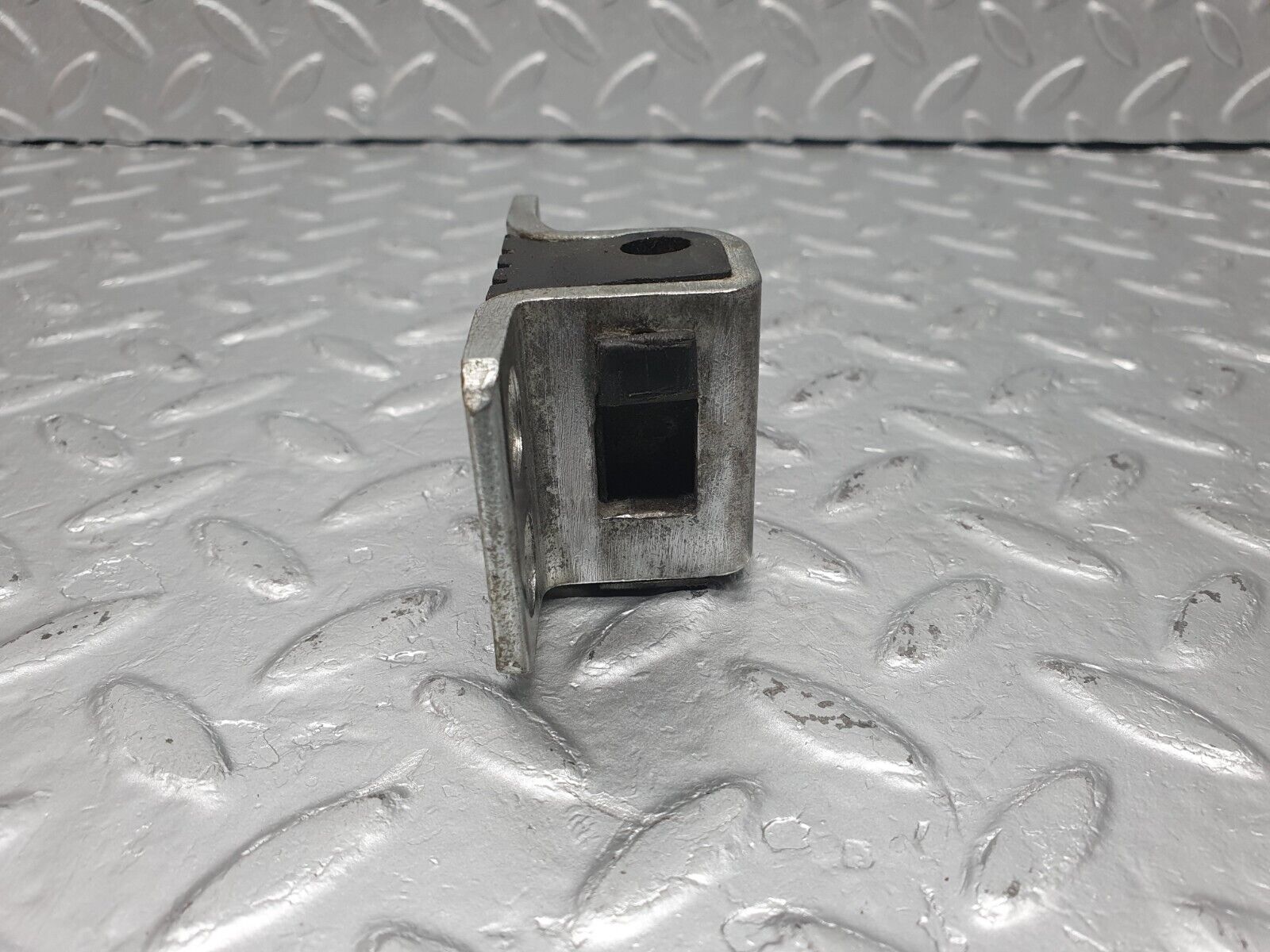 40915 Mercedes-Benz W126 300SE Door Lock Latch Left Side