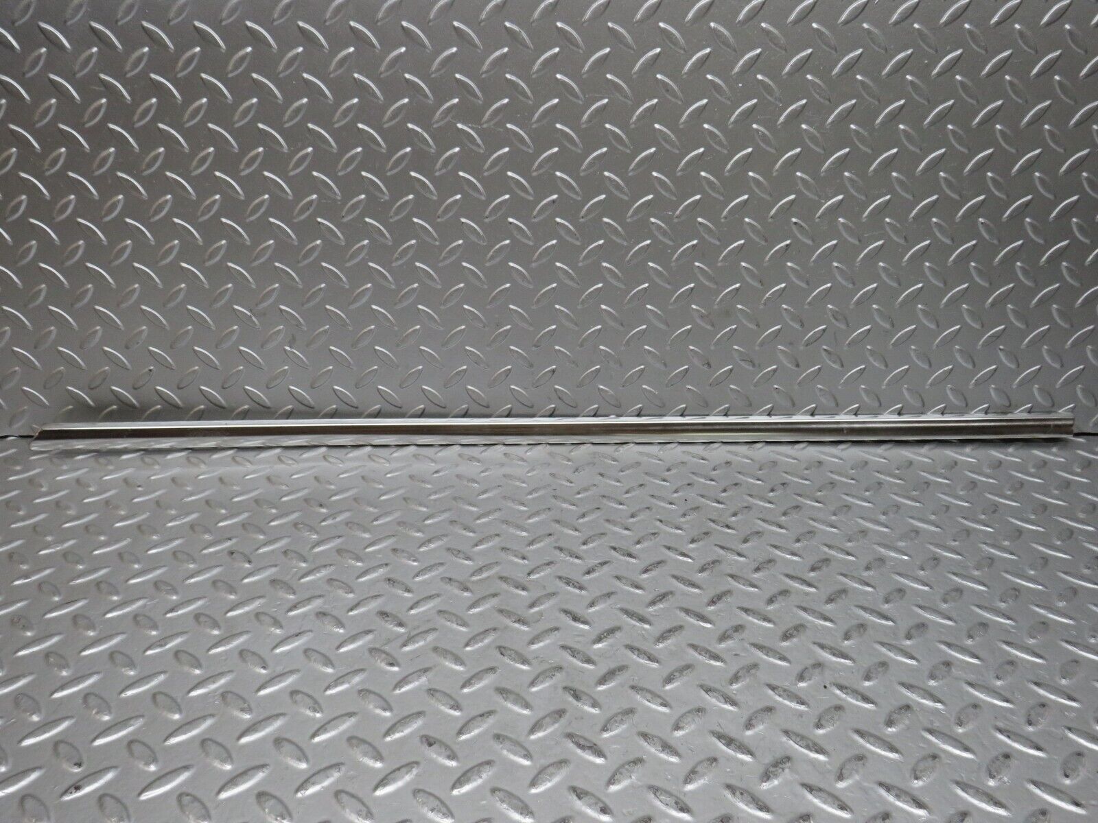 28231 Mercedes-Benz S123 240D Wagon Rear Right Window Chrome Moulding Trim