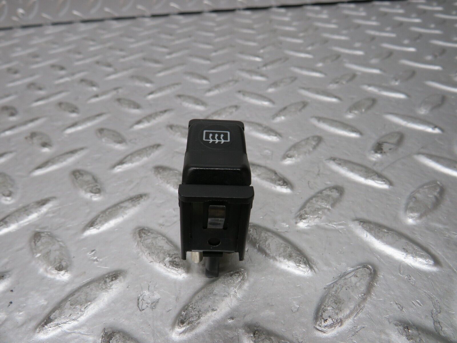 27350 Mercedes-Benz W123 280E Rear Windscreen Defroster Switch 0008206110