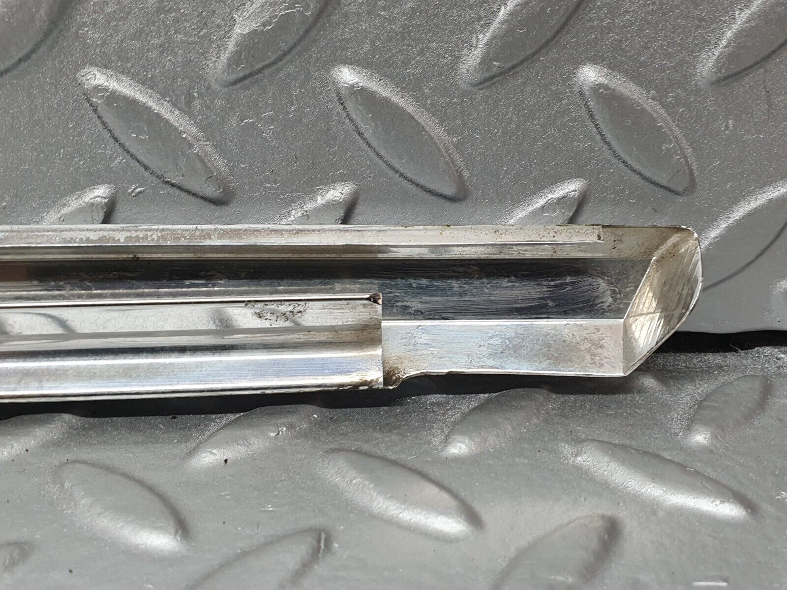 41188 Mercedes-Benz W126 300SE Rear Left Door Chrome Moulding Trim