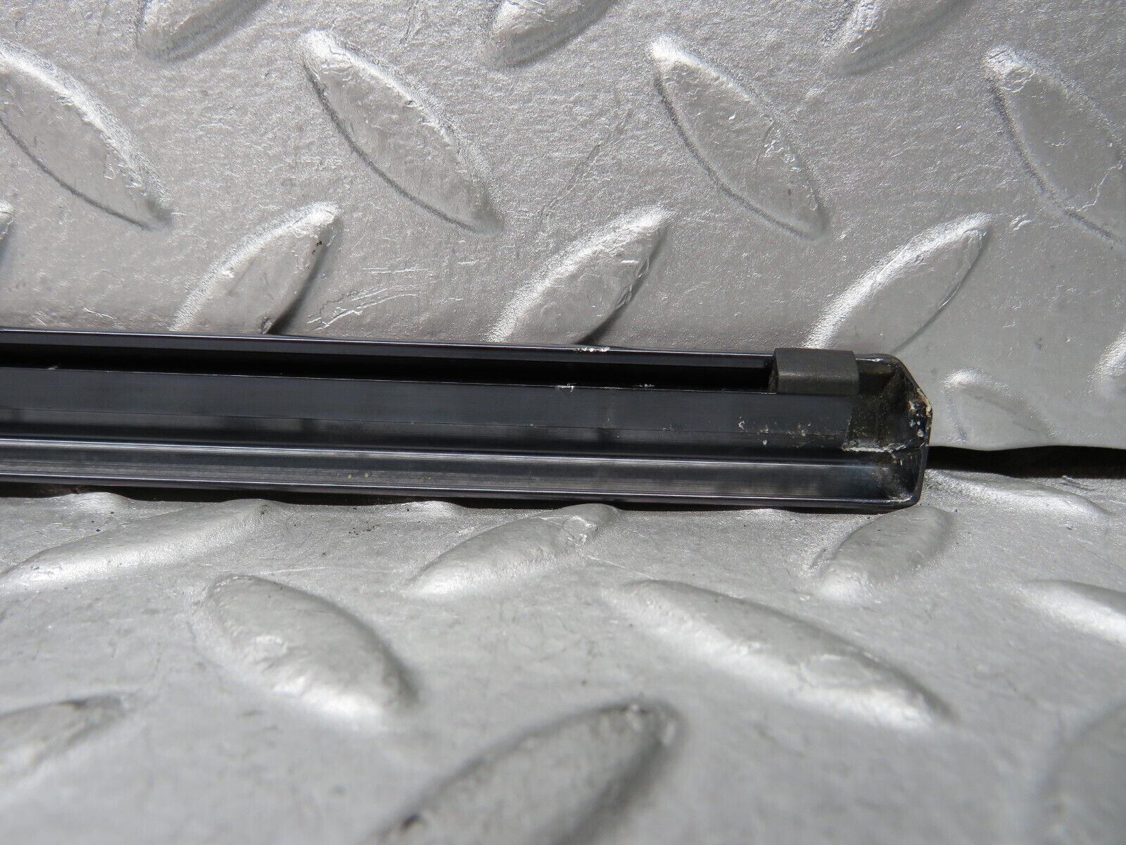 37892 Mercedes-Benz A124 320E Cabriolet Rear Right Window Moulding Trim