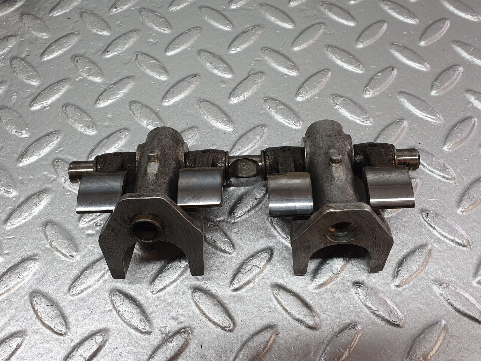 40868 Mercedes-Benz W123 240D Camshaft Rocker Arms 6160550010