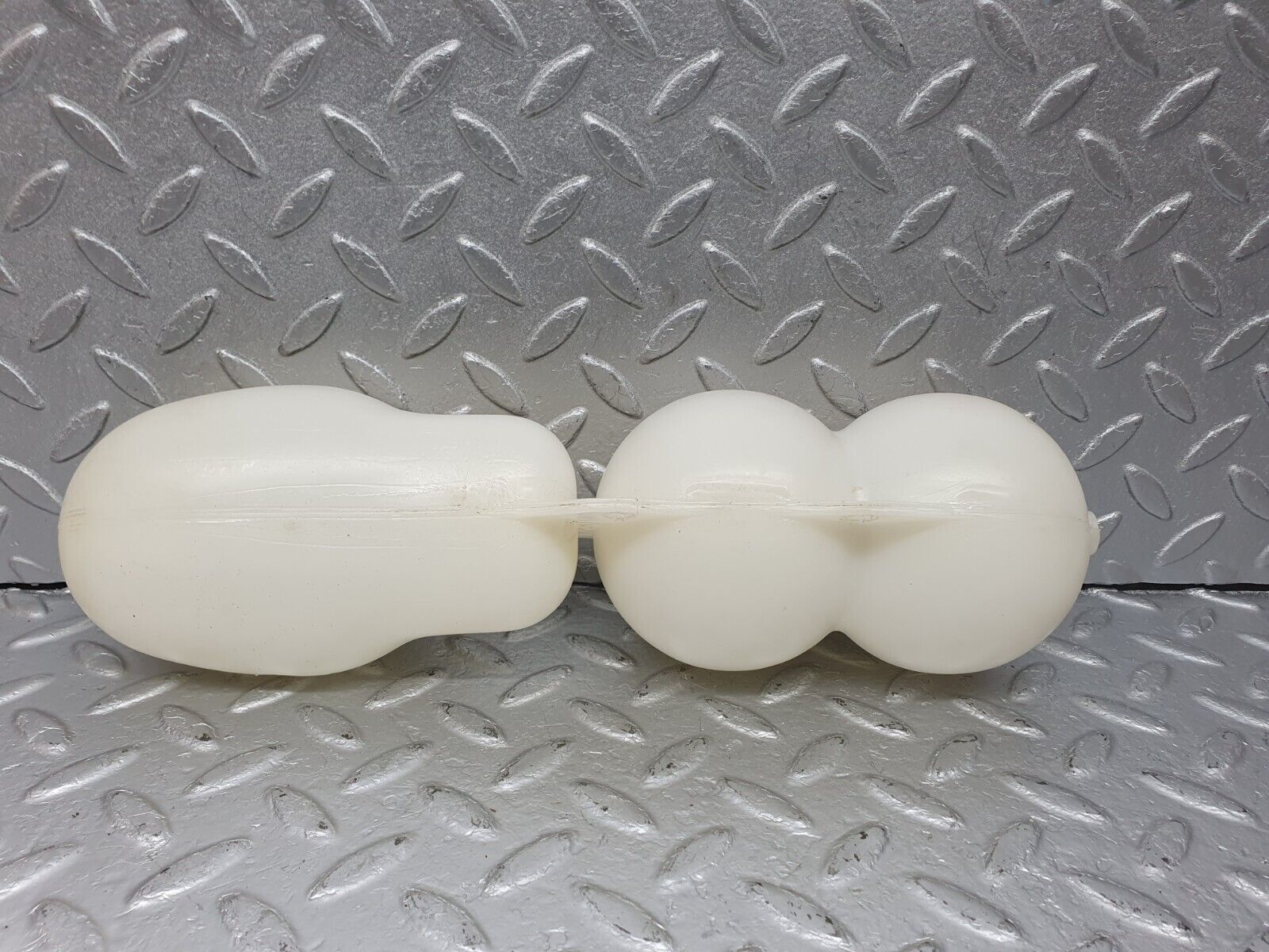 40976 Mercedes-Benz W126 300SE Vacuum Reservoir Tank