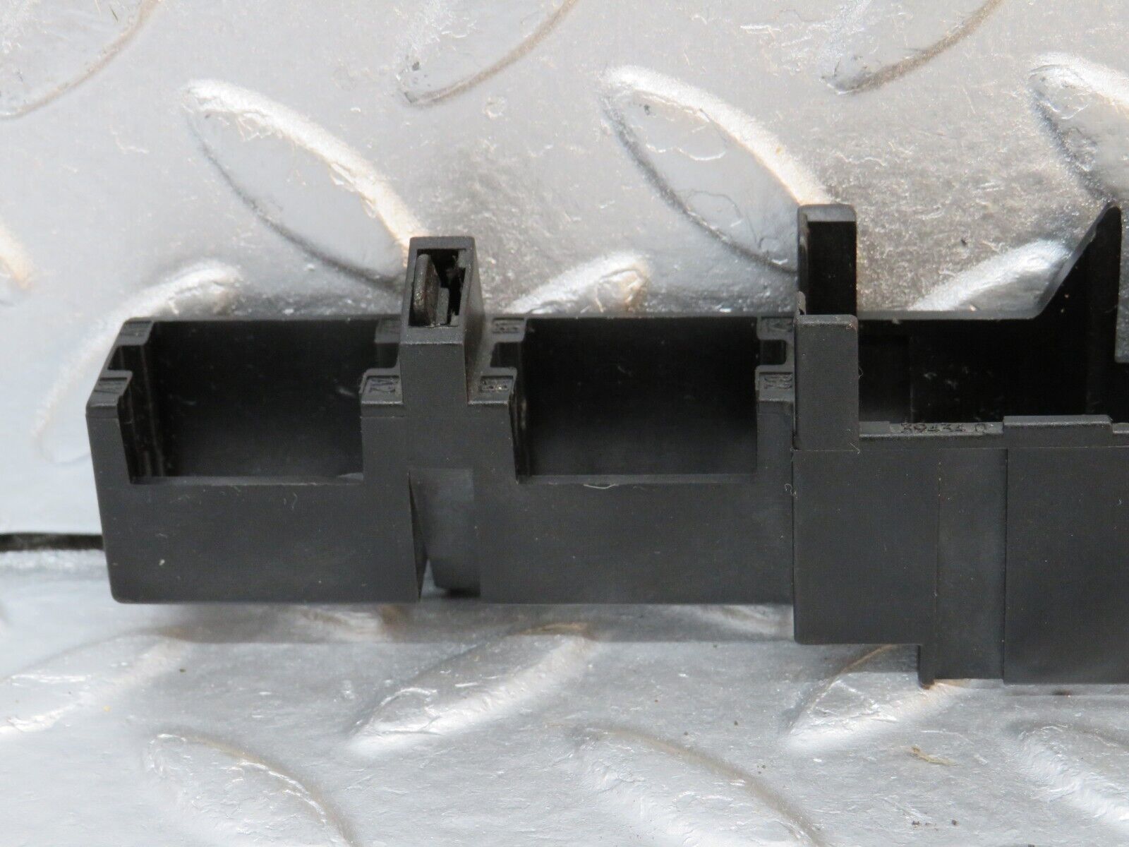 39749 Mercedes-Benz R129 320SL Coupe Connector Holder 1295451340