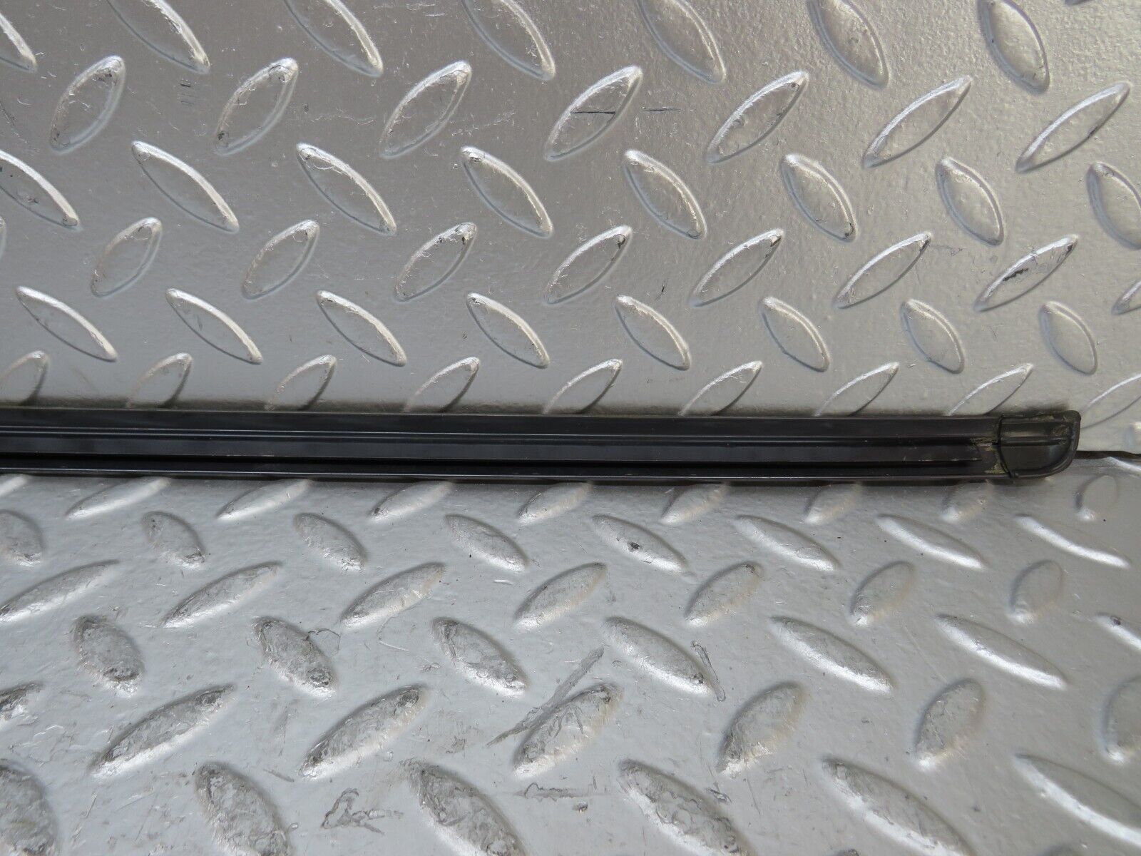 26461 Mercedes-Benz C124 220CE Coupe Rear Right Window Exterior Chrome Trim