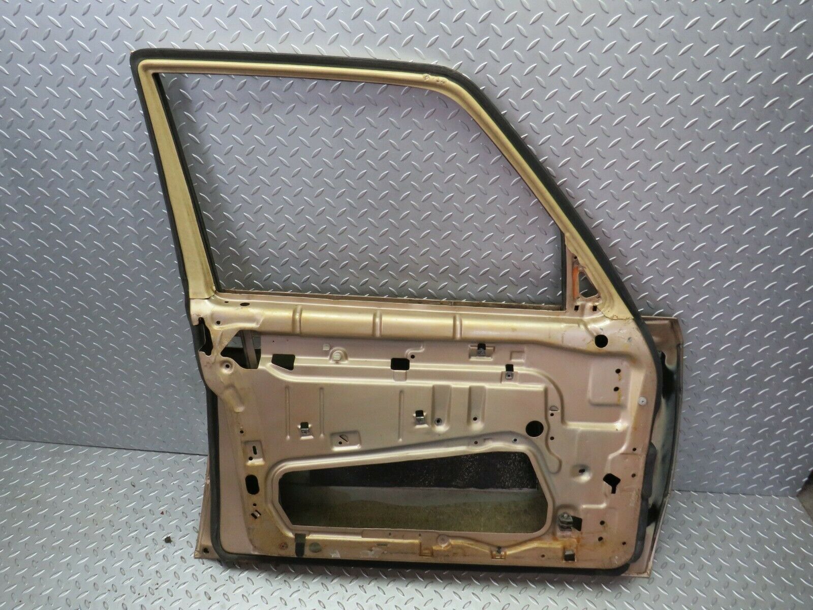 24104 Mercedes-Benz W123 280E Front Left Door