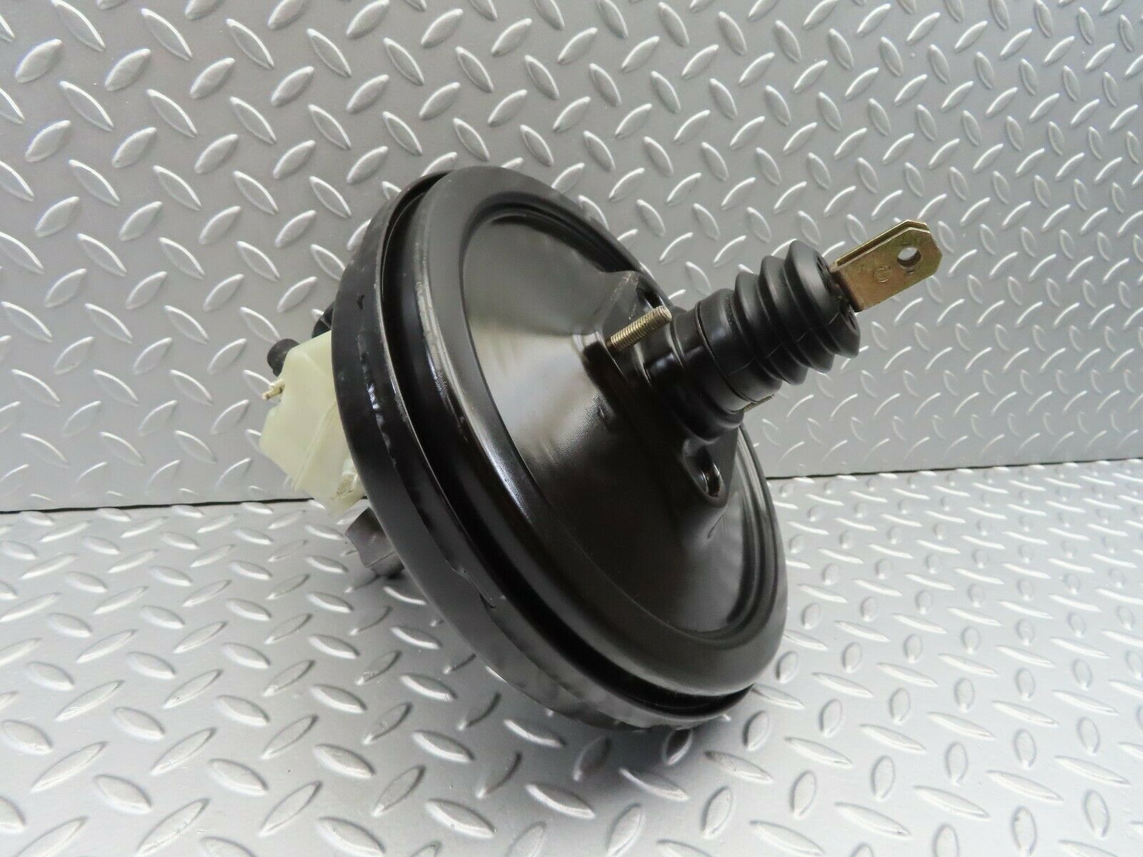 6604 Mercedes-Benz S124 E220 Wagon Brake Booster & Master Cylinder 0044301630